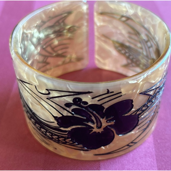 Handpainted CUFF BRACELET with black floral plumeria motif raised unique - Picture 8 of 13